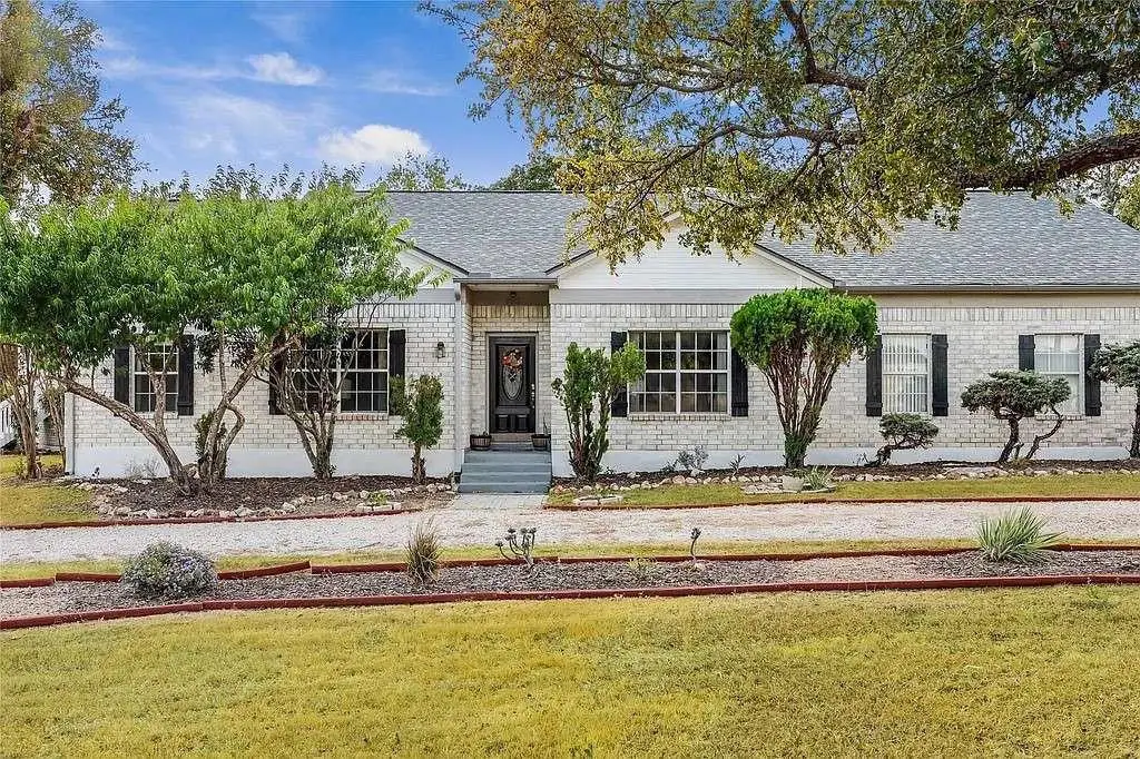 107 Patricia Rd, Georgetown, TX 78628 - Image #1