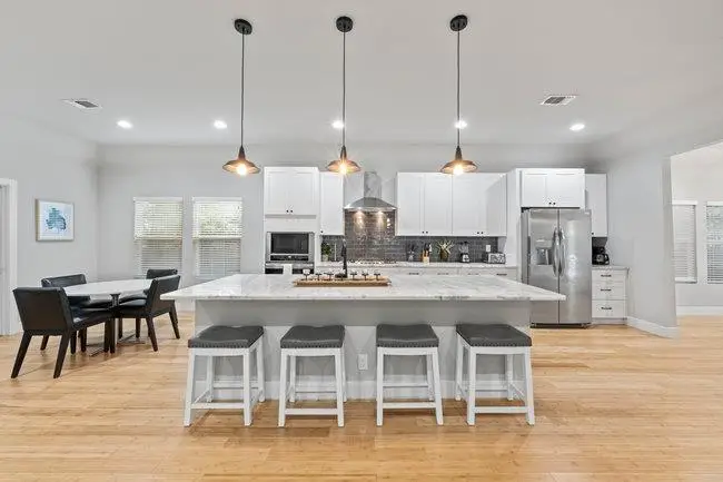 422 E Woodlawn Ave, San Antonio, TX 78212 - Image #1