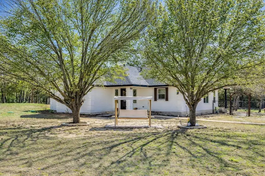 137 W Oak Dr, Cedar Creek, TX 78612 - #3