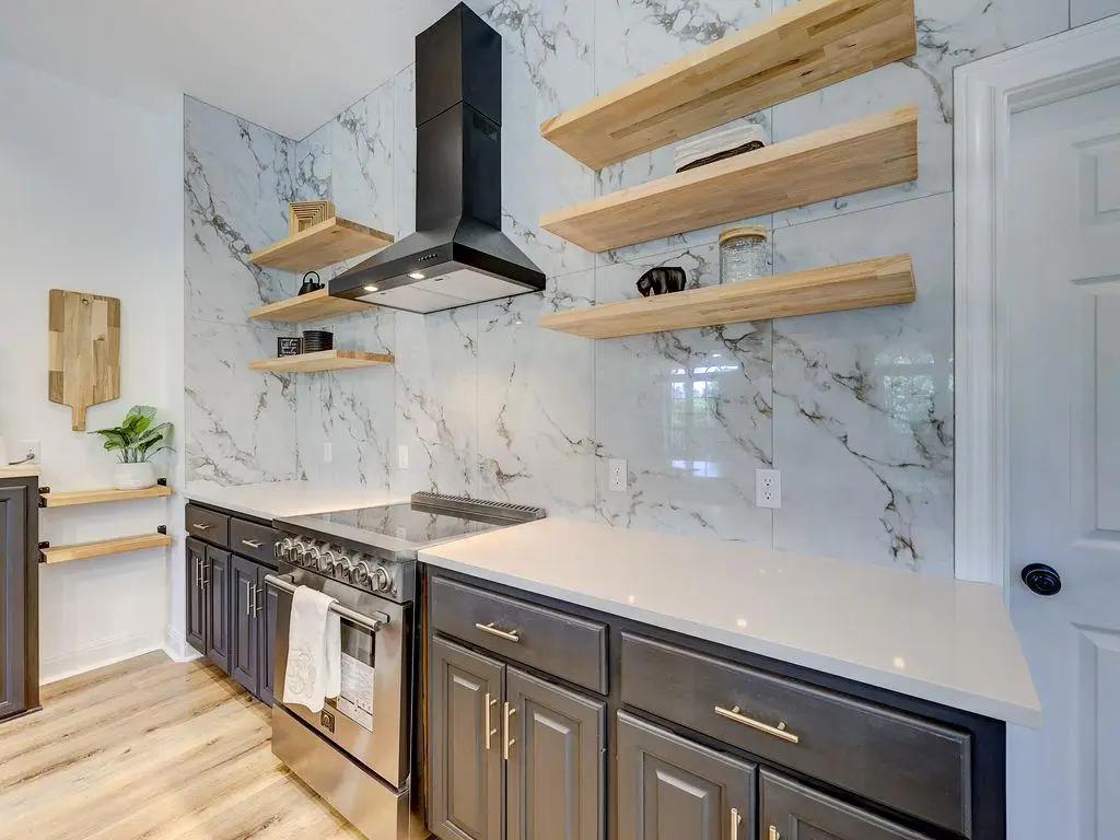 9902 Scenic Bluff Dr, Austin, TX 78733 - Image #1