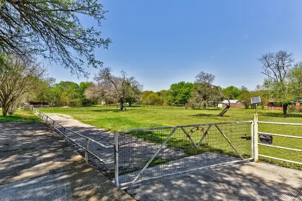20 Pillow Rd, Sunset Valley, TX 78745