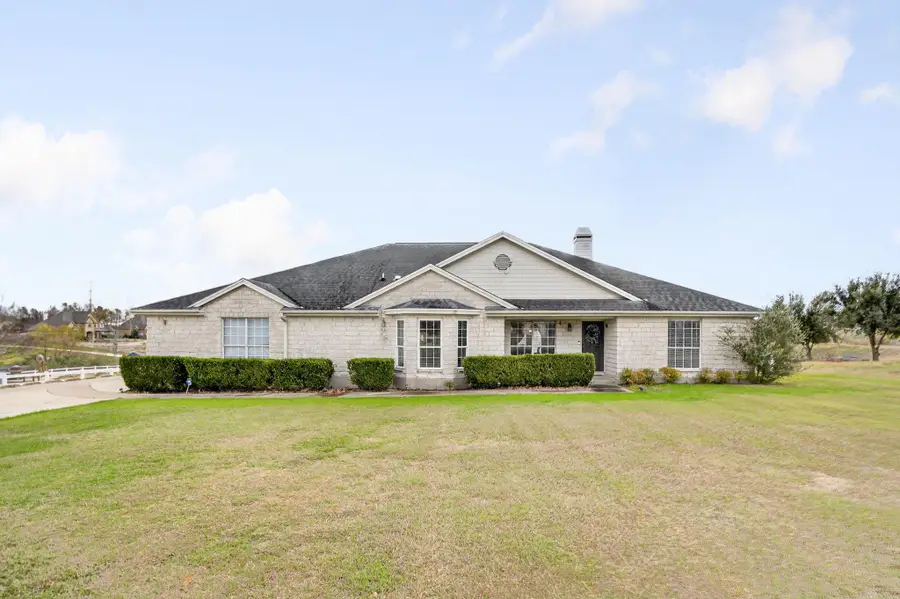 111 Lookout Cir, Hutto, TX 78634 - Image #2
