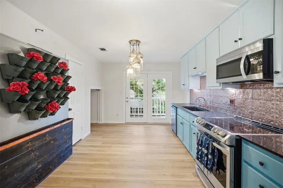 1104 Franklin Dr, San Marcos, TX 78666 - #2