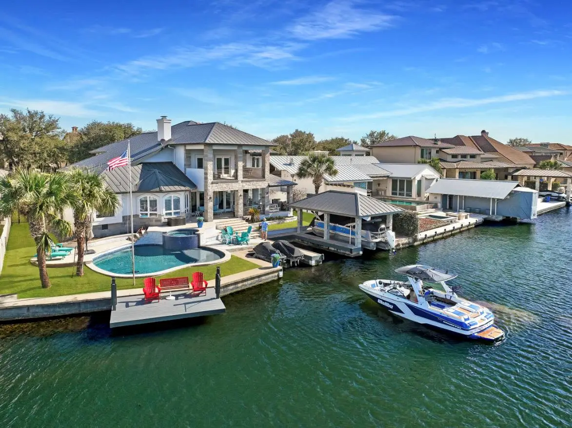 404 Matern Ct, Horseshoe Bay, TX 78657 - Image #1