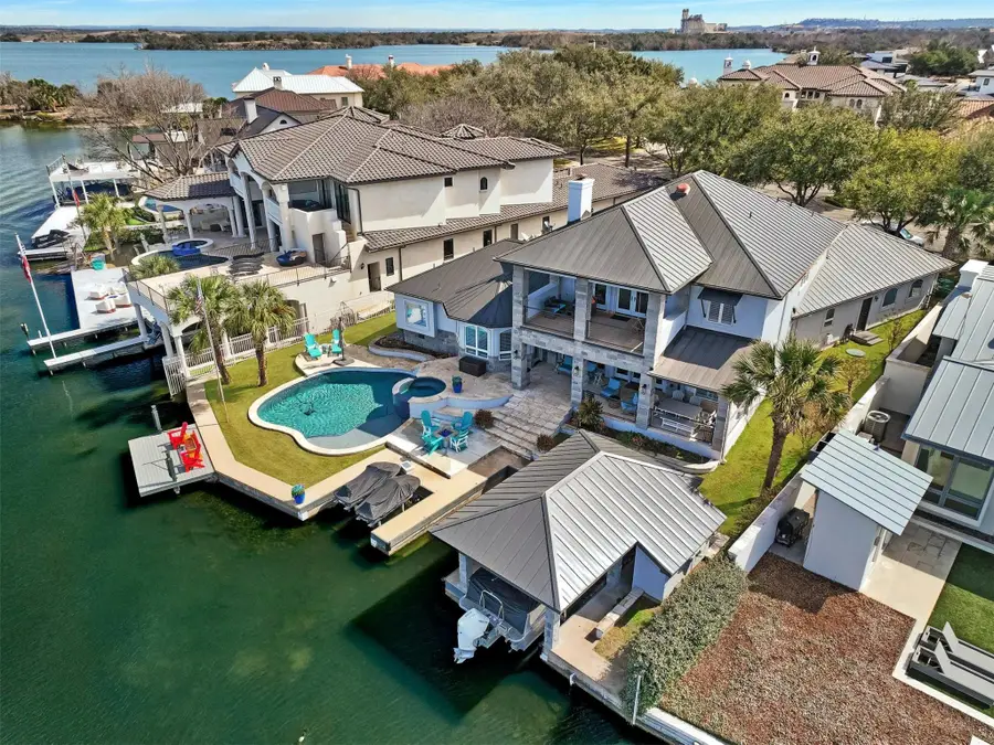 404 Matern Ct, Horseshoe Bay, TX 78657 - Image #3