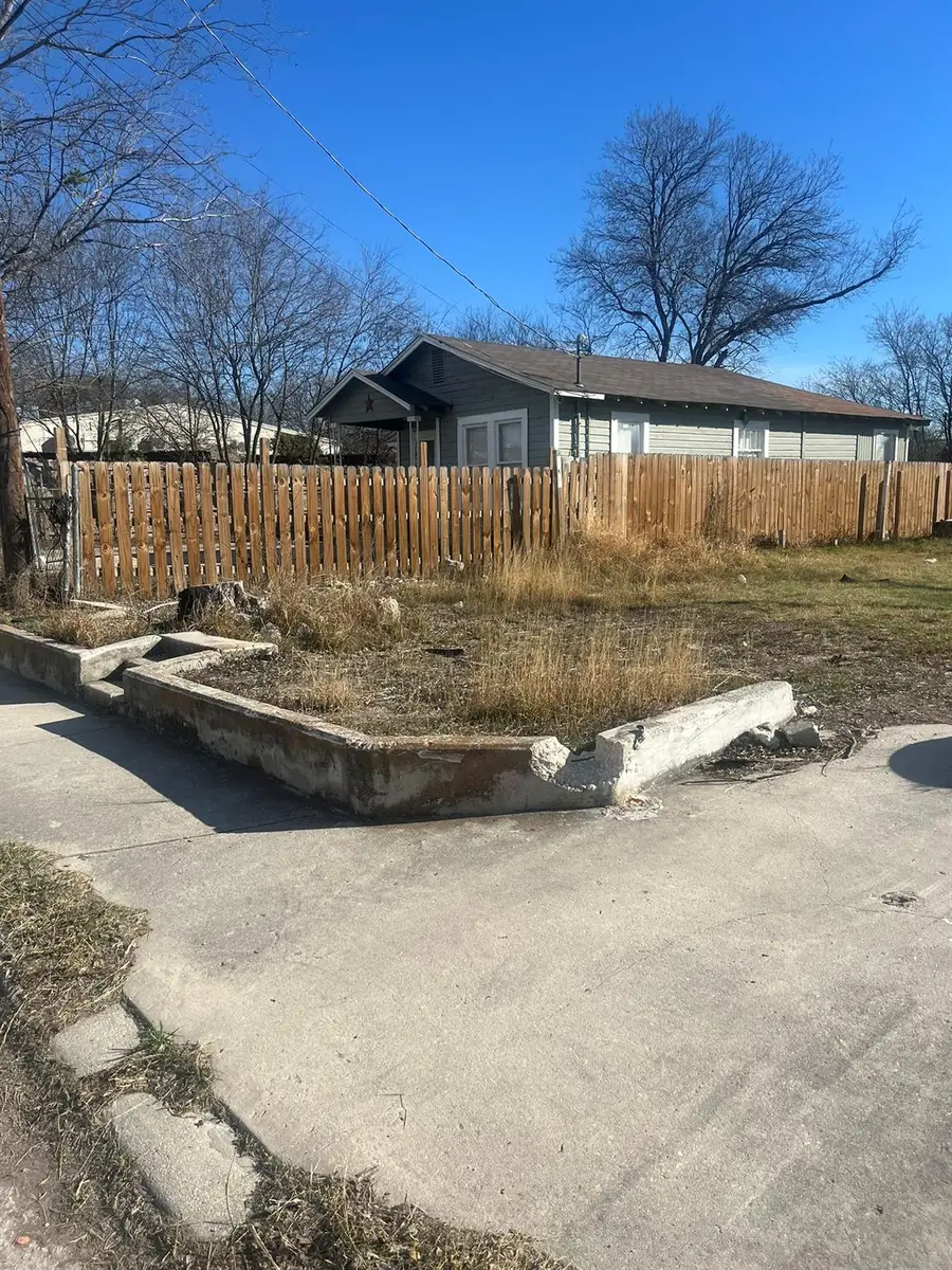 214 E Lachapelle, San Antonio, TX 78204 - #3