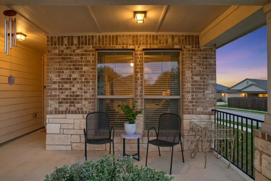 1704 T H Johnson Dr, Taylor, TX 76574 - #2