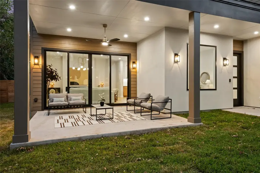 901 Redd St #2, Austin, TX 78745 - #3