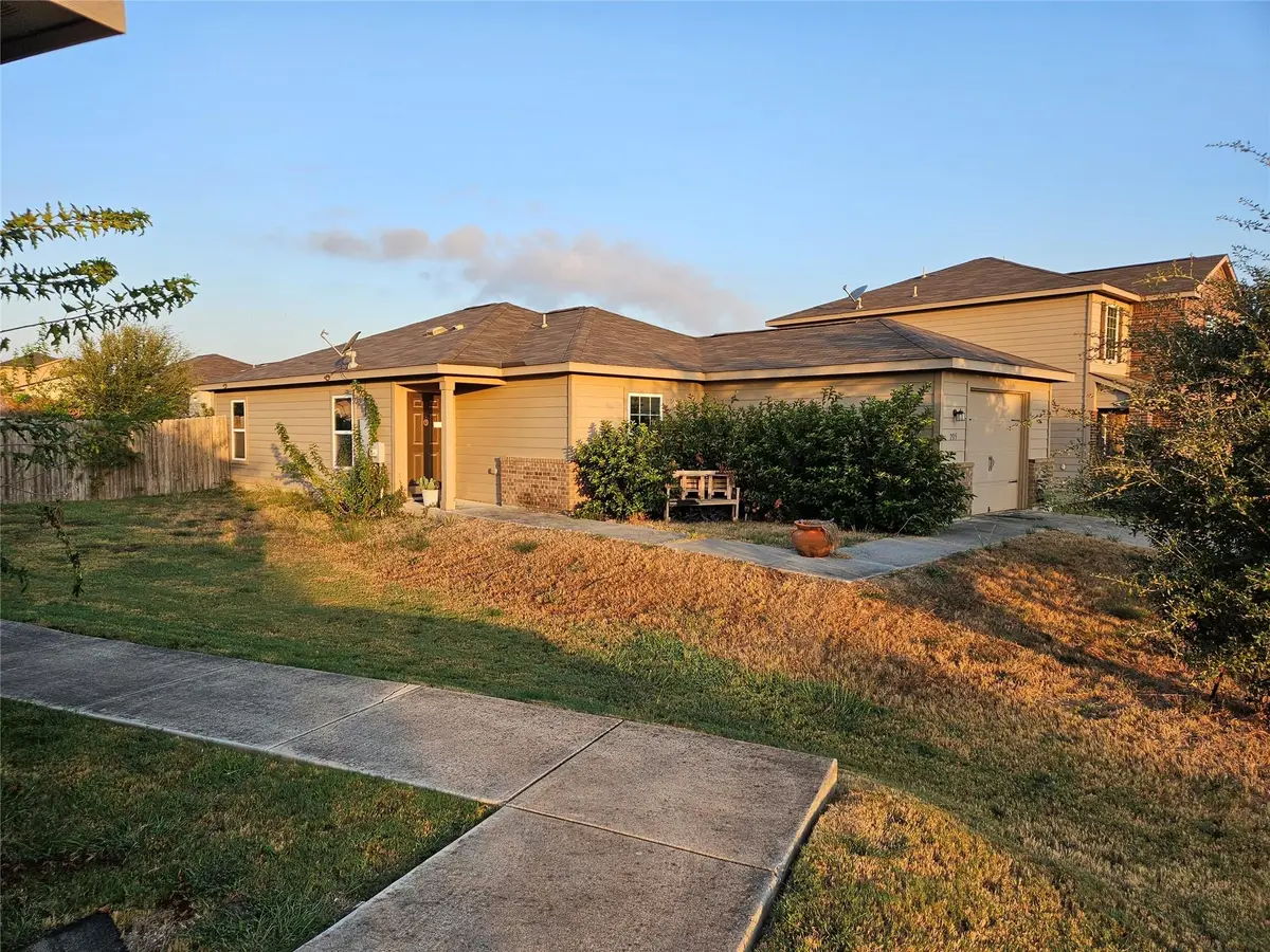 205 Millers Loop, Jarrell, TX 76537 - #1