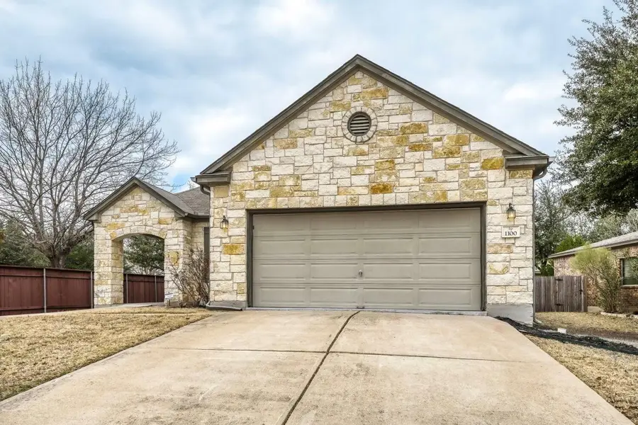 1100 Hyde Park Dr, Round Rock, TX 78665 - Image #2