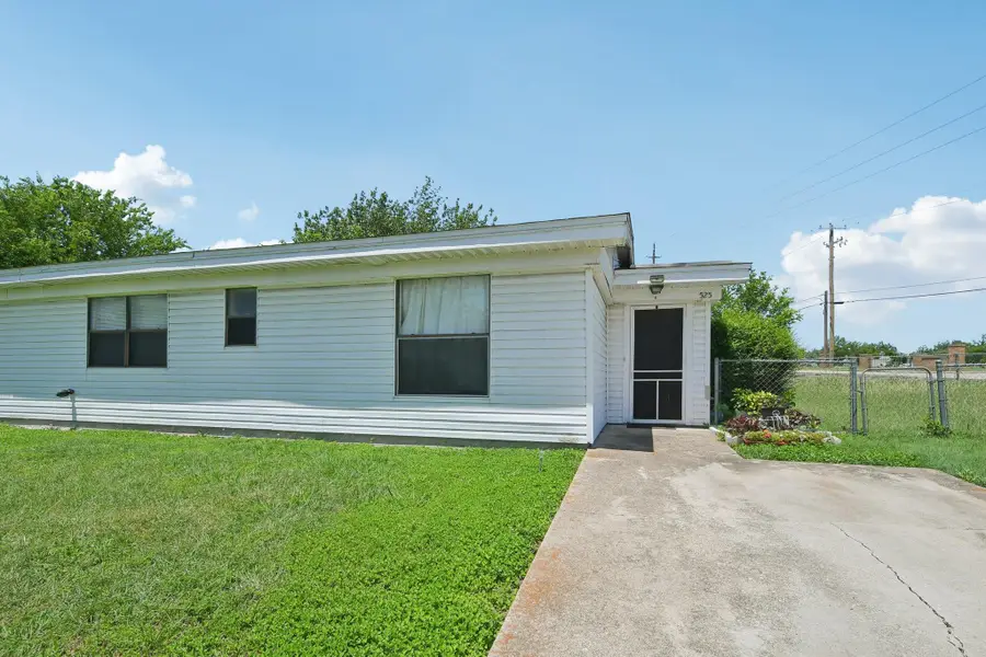 525 Lenora Dr, Taylor, TX 76574 - #3