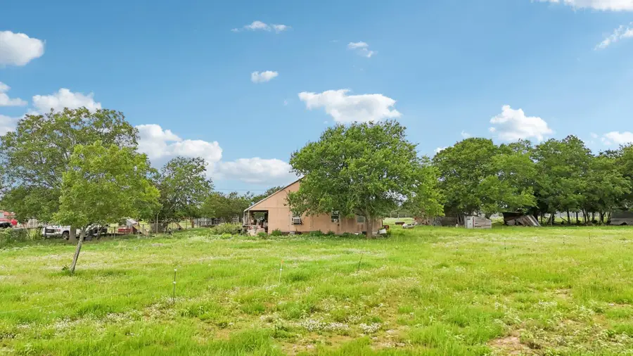 170 Zack Ln, Giddings, TX 78942 - Image #2