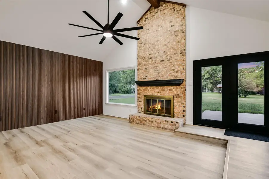 503 Elm St, Bastrop, TX 78602 - Image #2