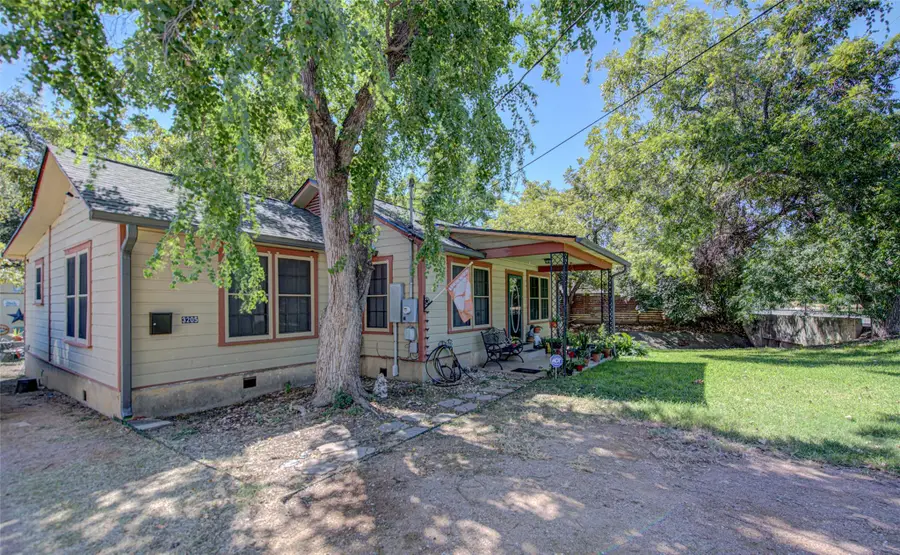 3205 Menchaca Rd, Austin, TX 78704 - Image #2