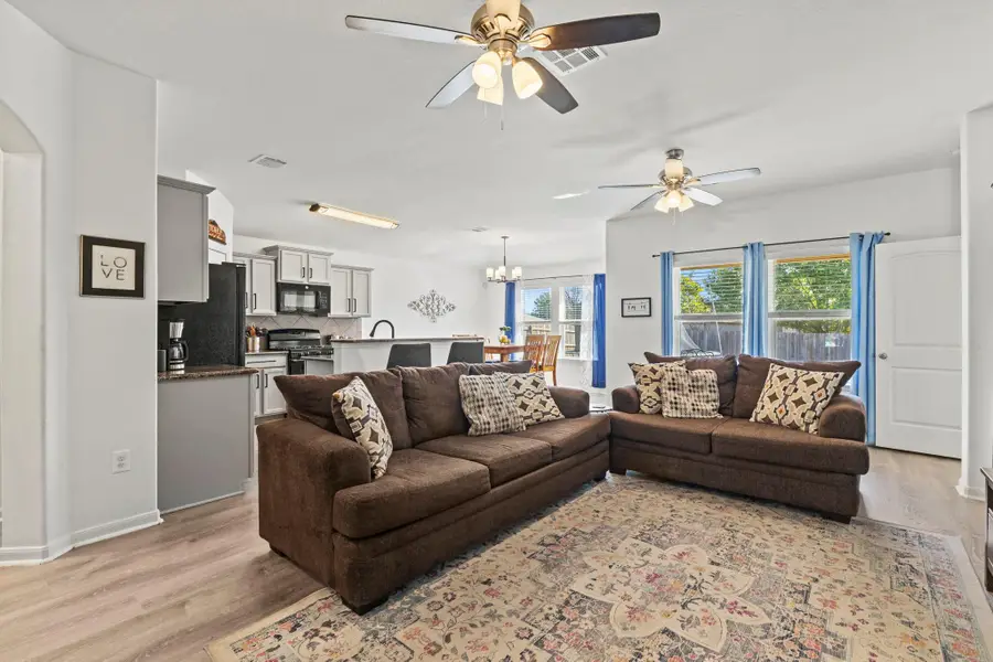 109 Wilson Ct, Hutto, TX 78634 - Image #3