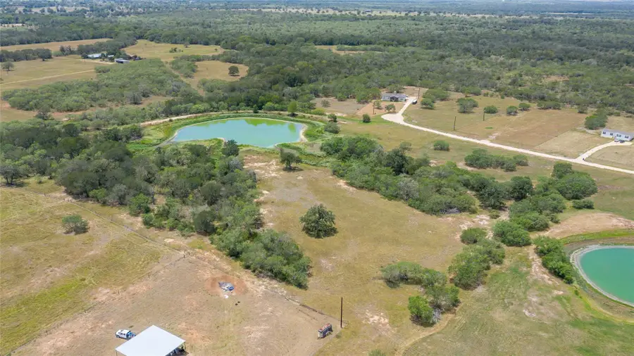 736 Cr 421 Rd, Waelder, TX 78959 - Image #2