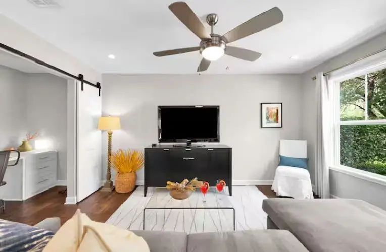 1809 W 10th St, Austin, TX 78703 - Image #2