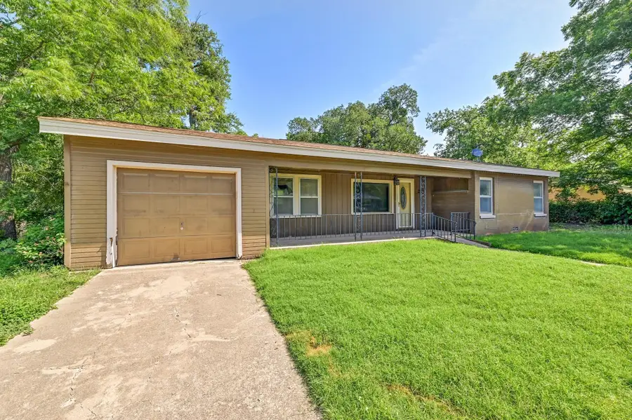 200 E Tate St, Burnet, TX 78611 - #2