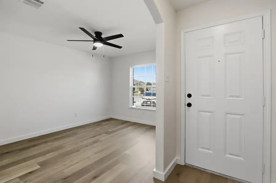 4001 Cressler Ln #15G, Jarrell, TX 76537 - Image #3