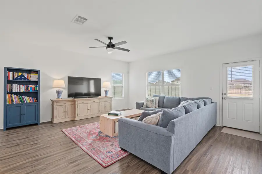 424 Wolf Springs Rd, Georgetown, TX 78628 - Image #3