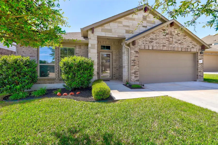 266 Finstown St, Hutto, TX 78634 - #3