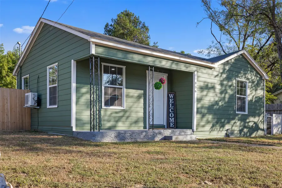 836 W Bell Ave, Rockdale, TX 76567 - Image #2