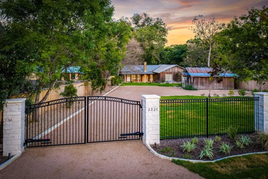 2221 Gruene Rd Rd, New Braunfels, TX 78130 - #3