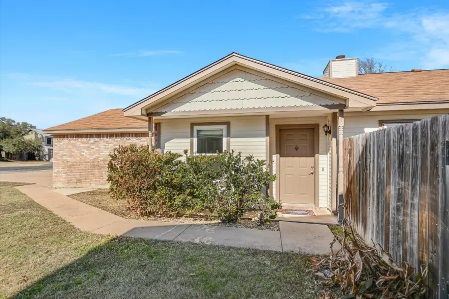 13401 Saddlebrook Trl, Austin, TX 78729 - Image #2