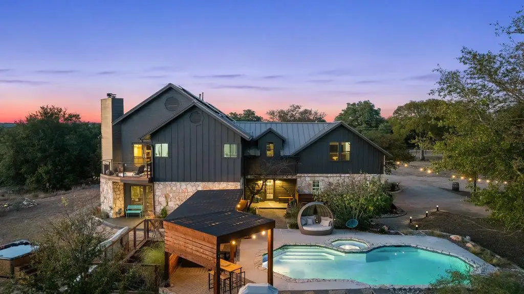 1305 Park Cv, Dripping Springs, TX 78620 - Image #1