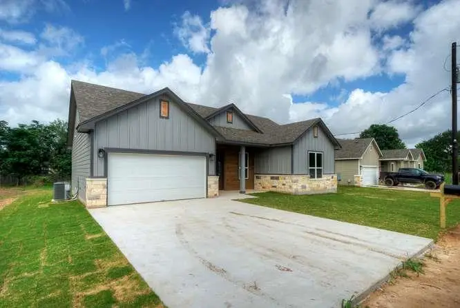 139 Waimanalo Dr, Bastrop, TX 78602 - #3