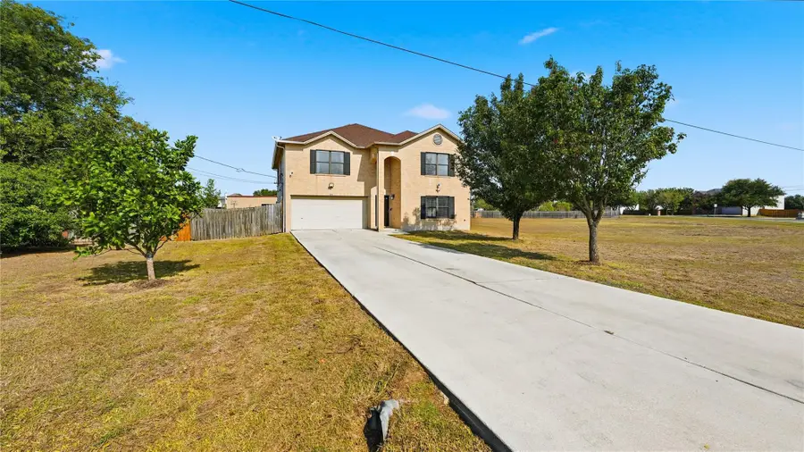 585 Siebert Dr, Kyle, TX 78640 - Image #2
