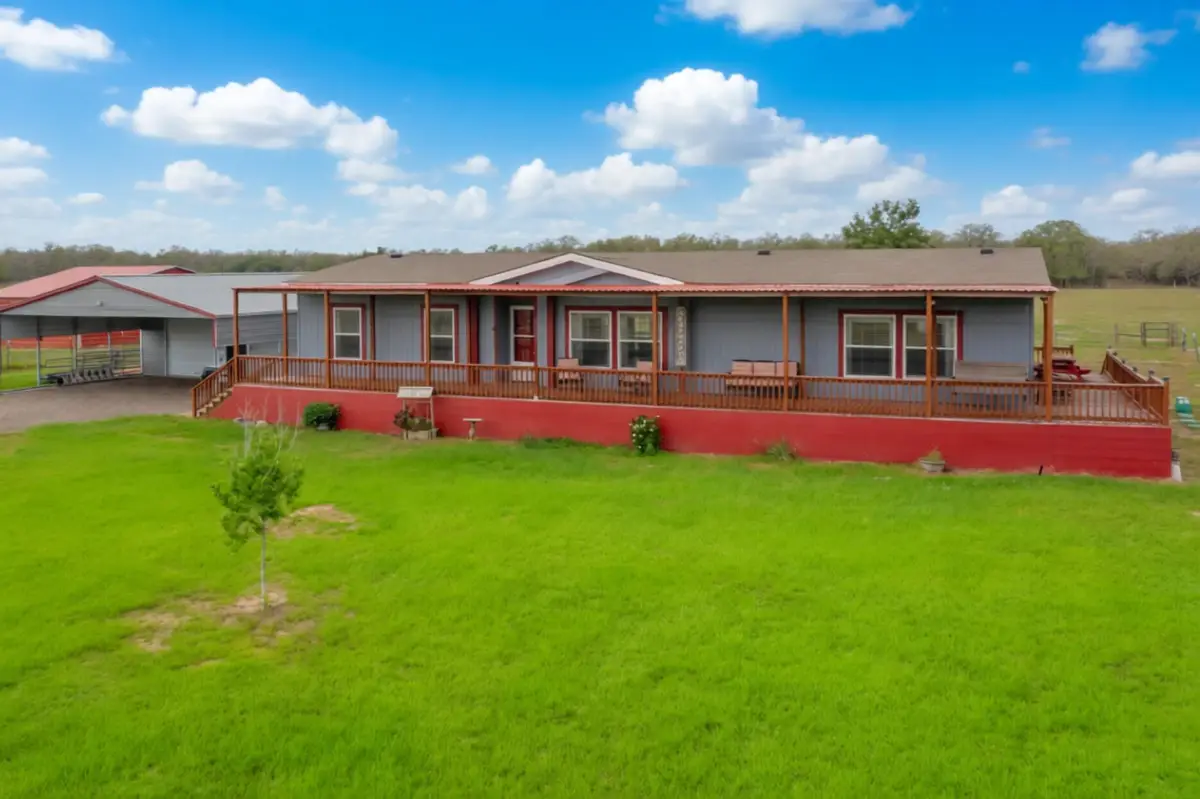 664 Garrett Rd, Yoakum, TX 77995 - #1