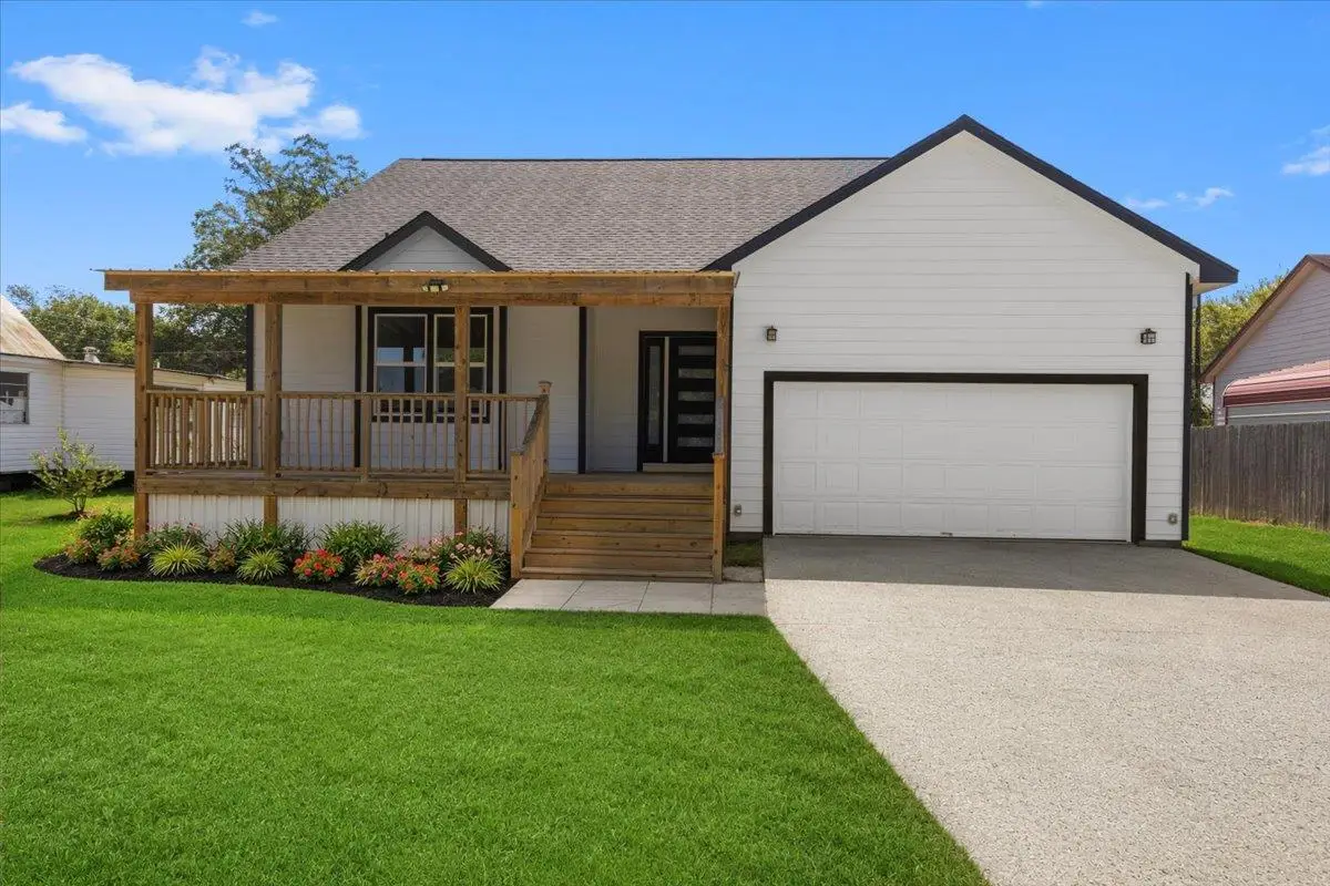 403 Jones St, Smithville, TX 78957 - #1