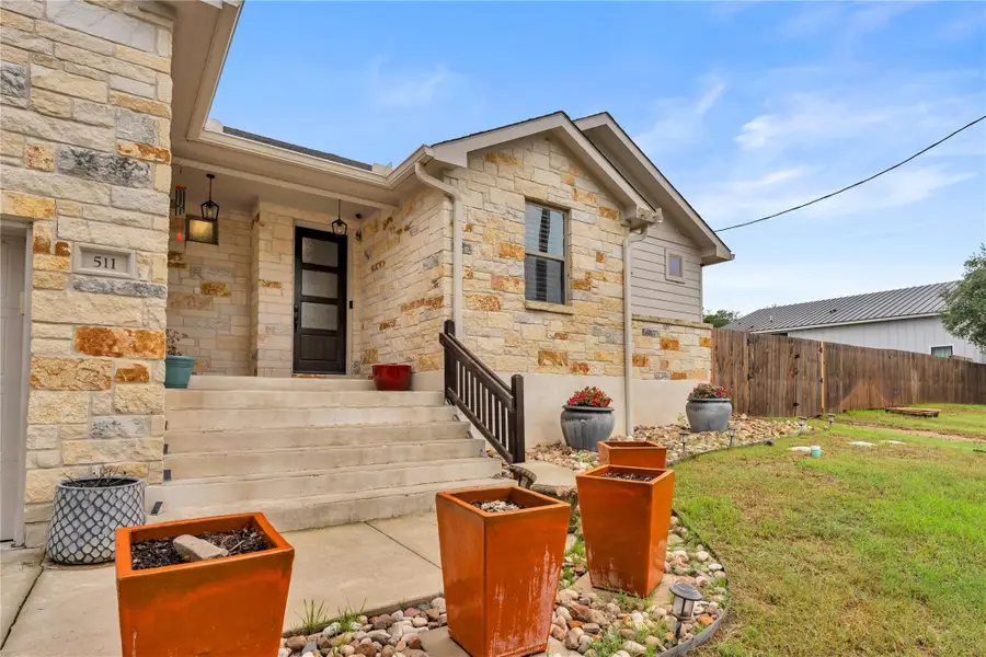 511 Taylor Dr, Horseshoe Bay, TX 78657 - #2
