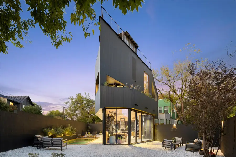 2302 E 11th St, Austin, TX 78702 - Image #2