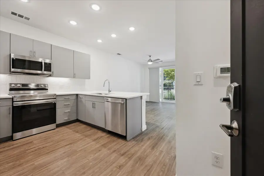 4801 Springdale Rd #2006, Austin, TX 78723 - Image #2