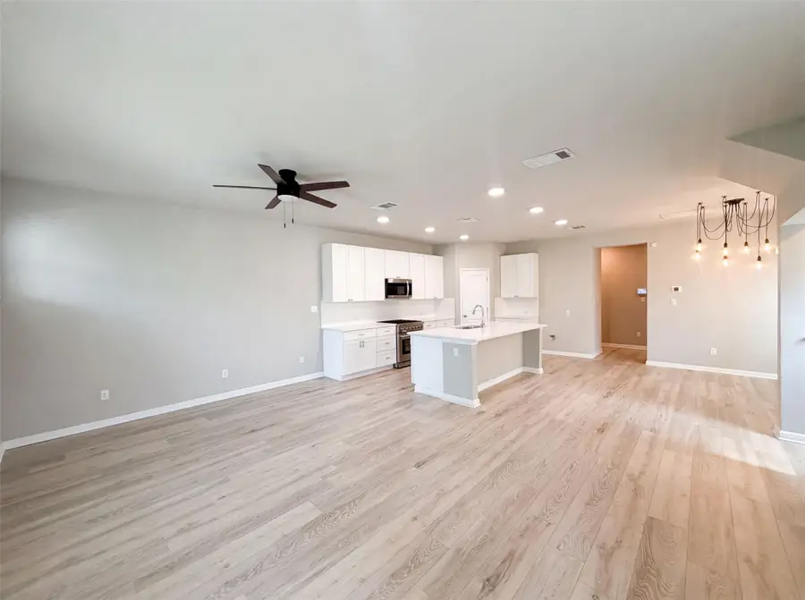 304 Lost Mine Peak Ln, Dripping Springs, TX 78620 - #2