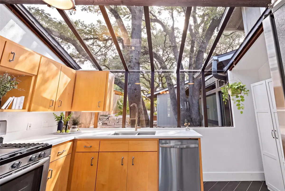 6603 Sunstrip Dr, Austin, TX 78745 - #1