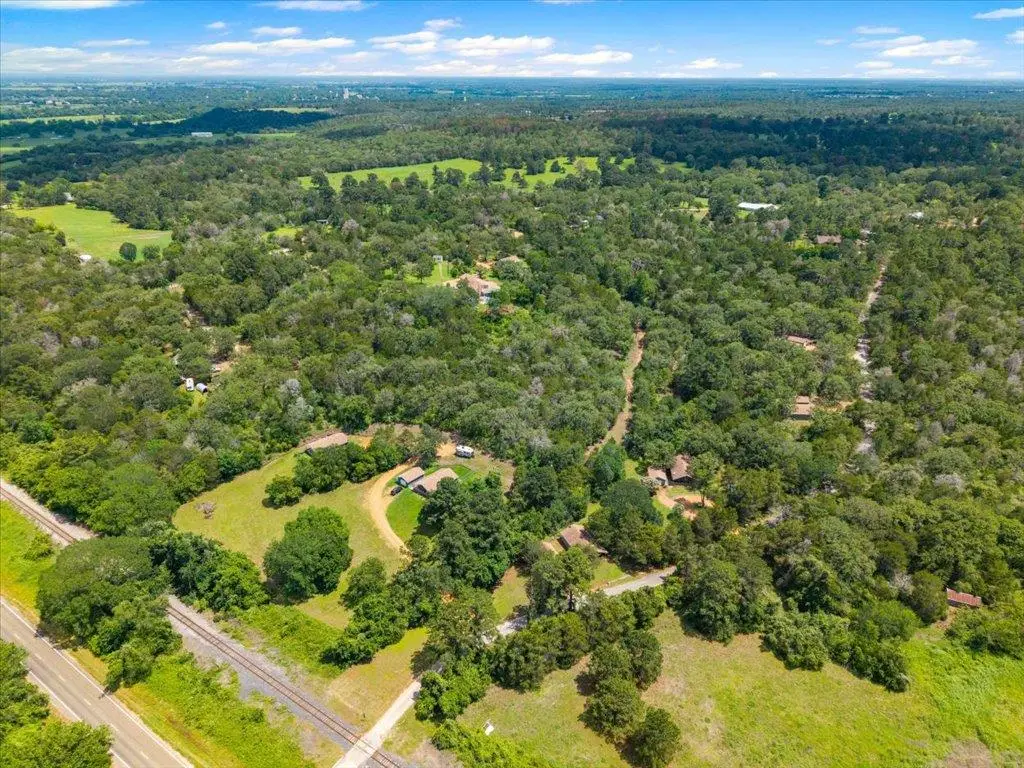 107 Mountain Valley Dr, Smithville, TX 78957 - #1