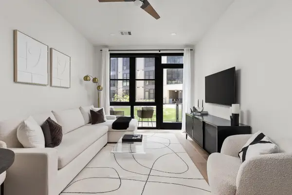 800 Embassy Dr #113, Austin, TX 78702