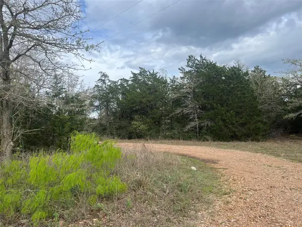 881 Antioch Rd, Paige, TX 78659