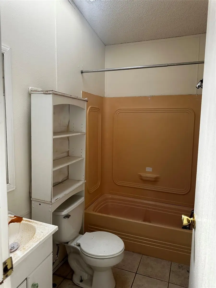 203 River Oaks Dr, Cedar Creek, TX 78612 - Image #3