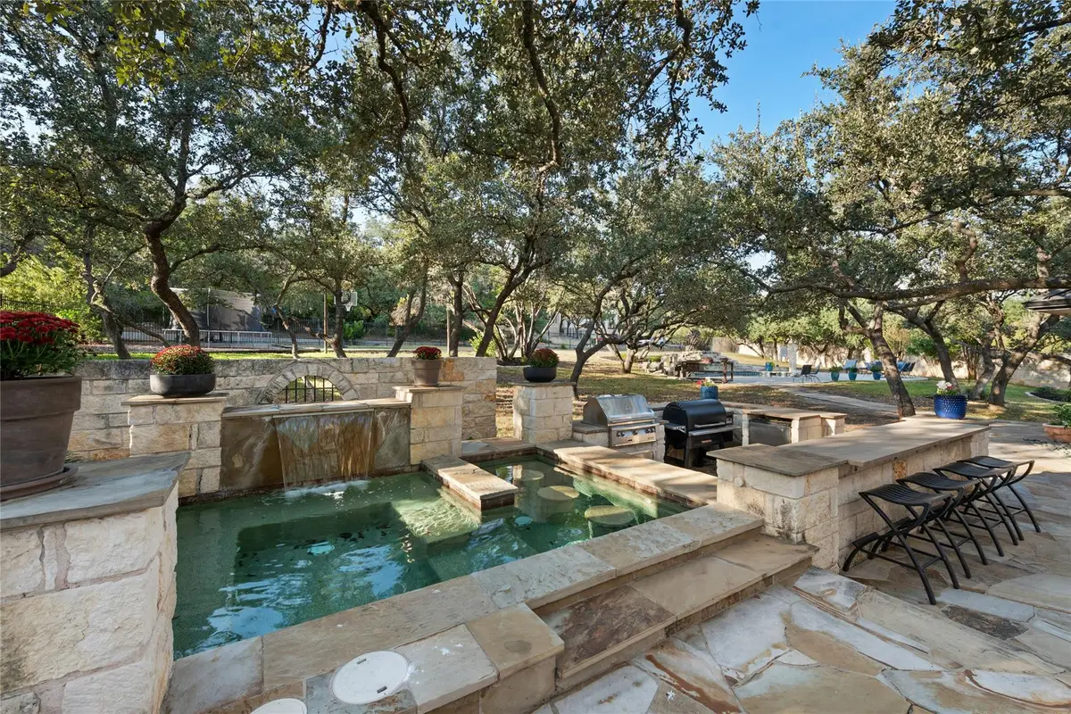 2 Heatherbloom Ln, The Hills, TX 78738 - Image #1