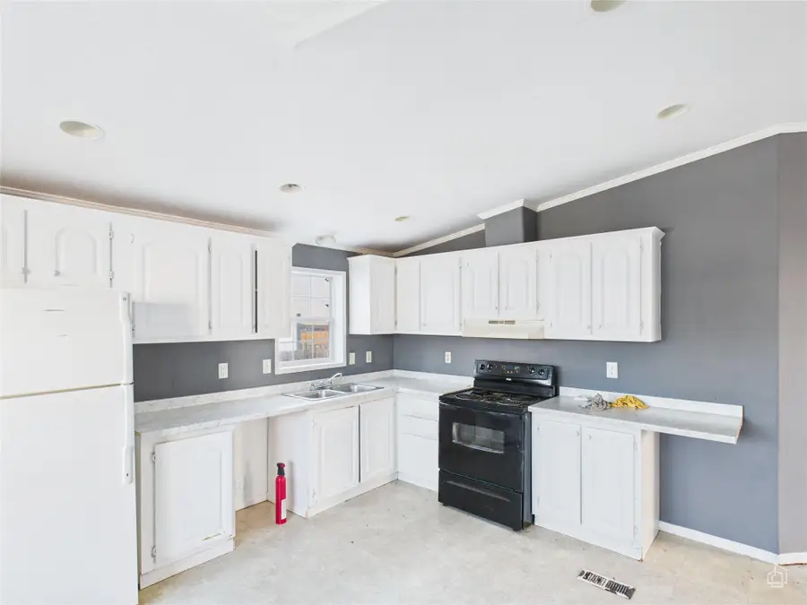 4601 Magin Meadow Dr, Austin, TX 78744 - Image #2