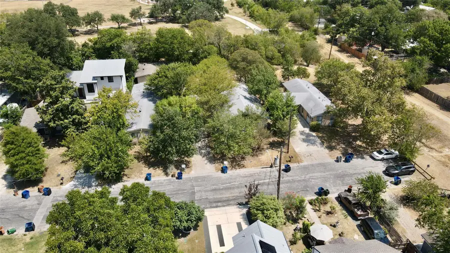 402 Swanee Dr, Austin, TX 78752 - #3