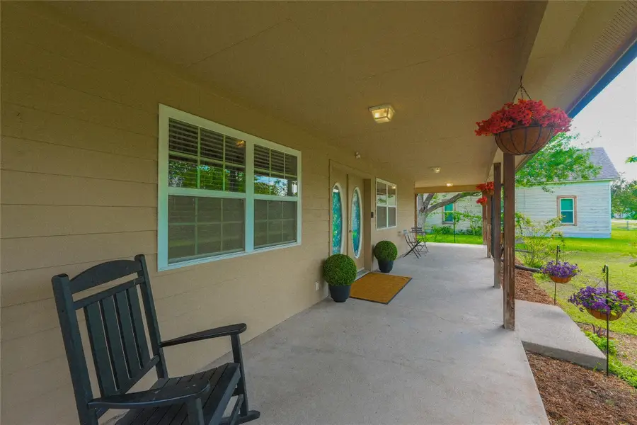 201 E Eggleston St, Manor, TX 78653 - #3