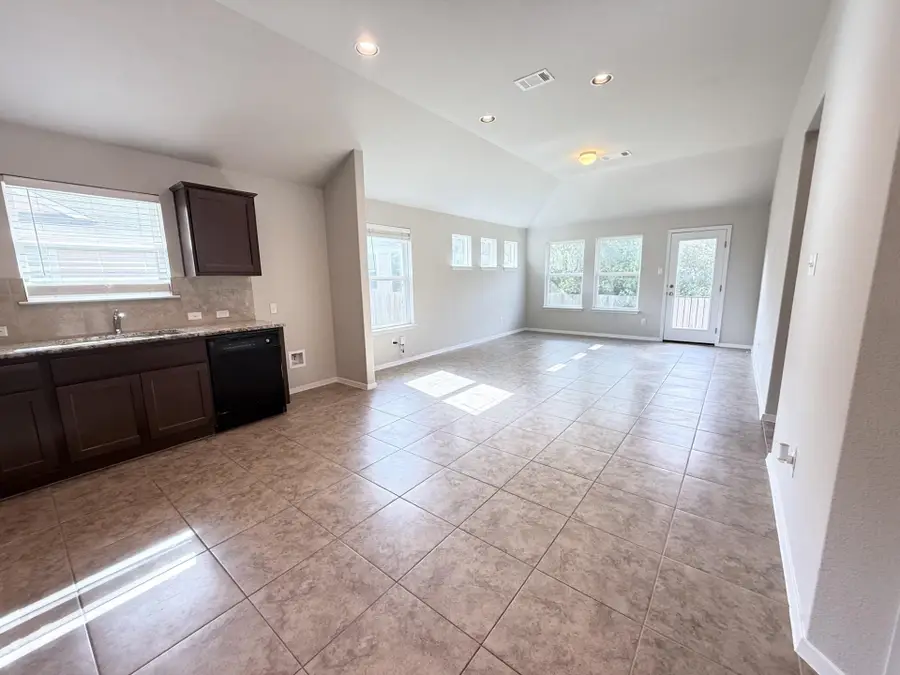123 Saranac Dr, Elgin, TX 78621 - #2