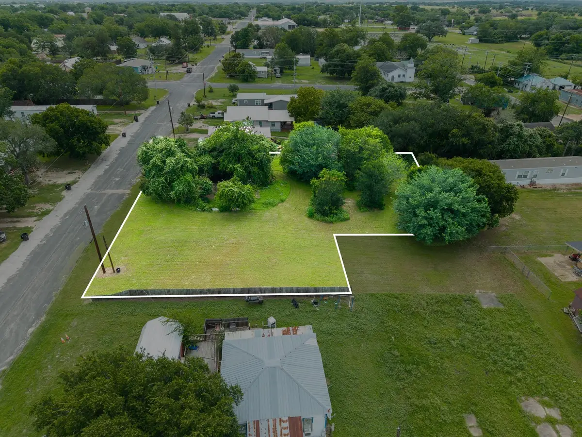 712 South St, Schulenburg, TX 78956 - #1