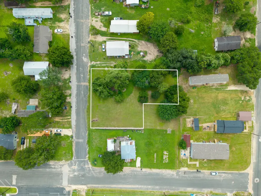 712 South St, Schulenburg, TX 78956 - #3