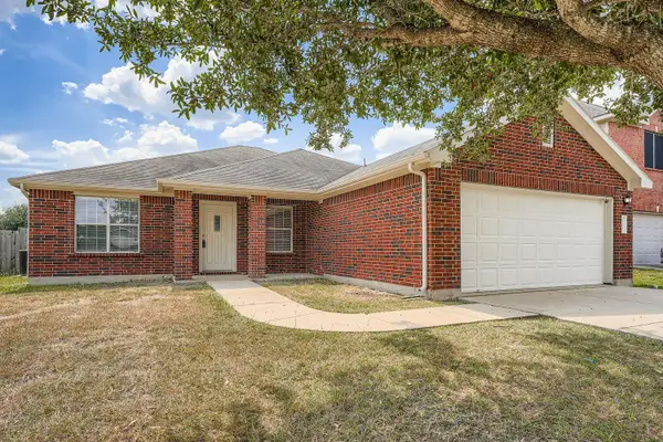302 Floating Leaf Dr, Hutto, TX 78634